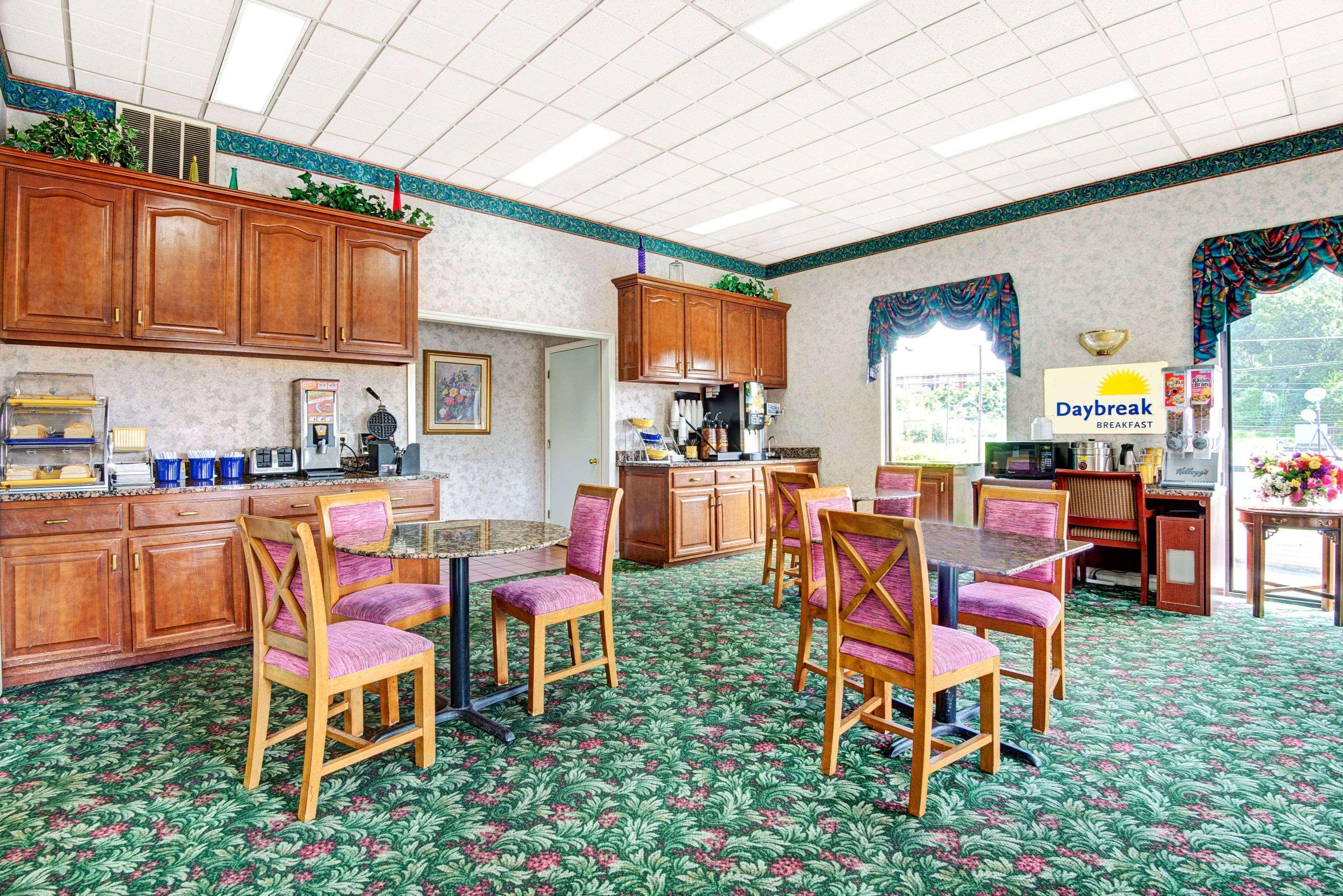 Super 8 By Wyndham Nashville Near Downtown / I-40 Extérieur photo