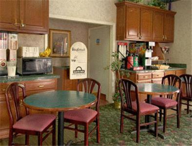 Super 8 By Wyndham Nashville Near Downtown / I-40 Extérieur photo