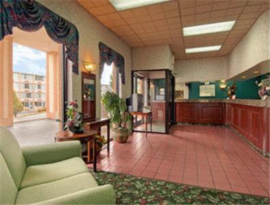 Super 8 By Wyndham Nashville Near Downtown / I-40 Extérieur photo
