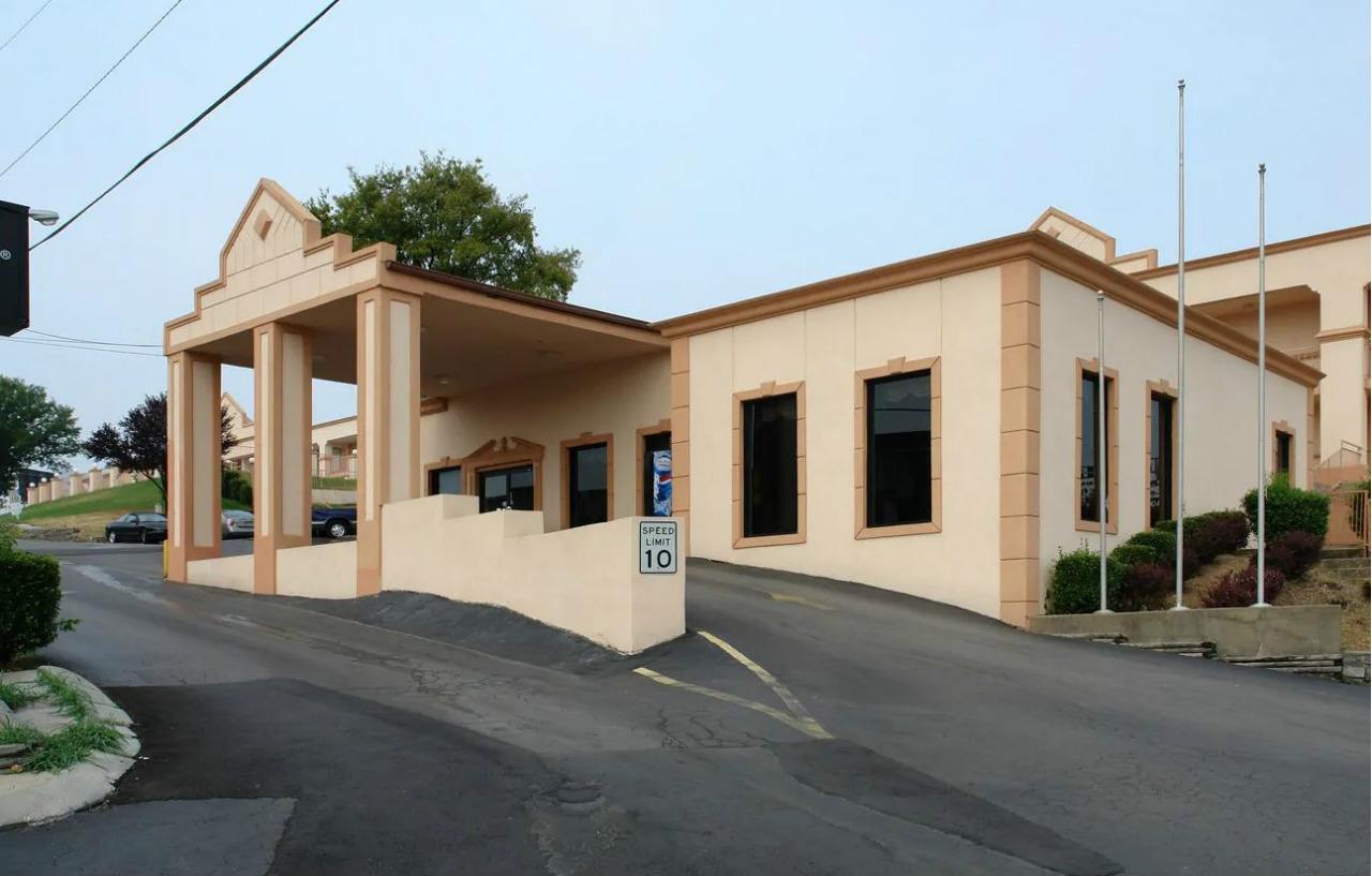 Super 8 By Wyndham Nashville Near Downtown / I-40 Extérieur photo
